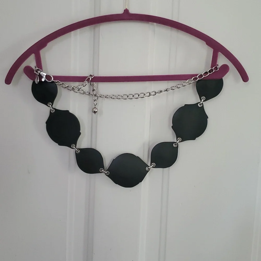 Chico's Ophelia Sparkle Leather Medallion Chain Style Belt - Picture 4 of 6